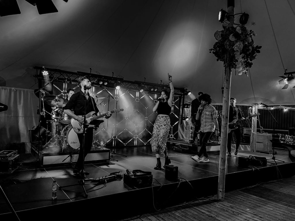 Uniek verjaardagsfeest. Dansfeest. Band Boomerang.